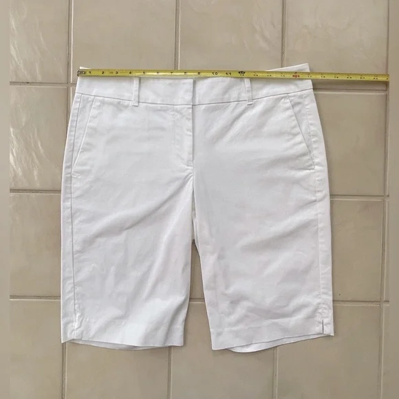 Ann Taylor - Devin Fit White Shorts - US Size 8 - Picture 5 of 7